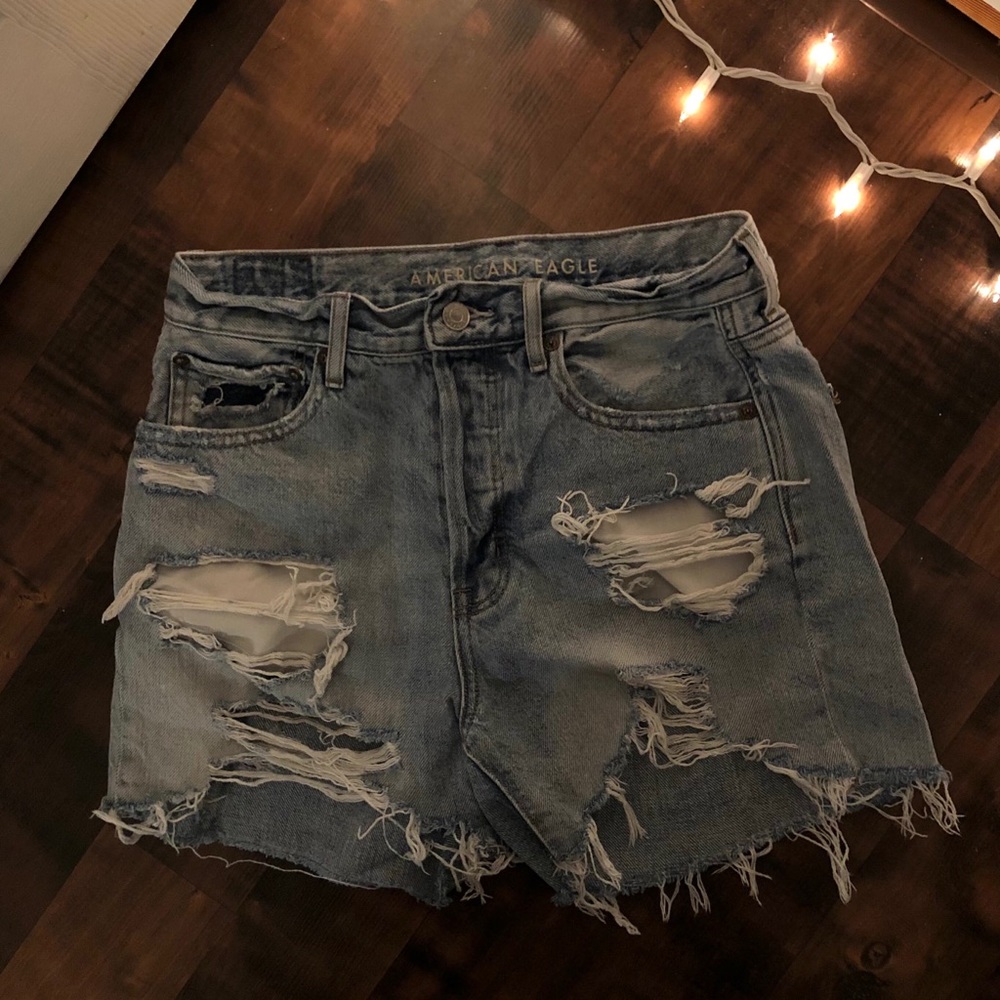 AE 90s Boyfriend Short